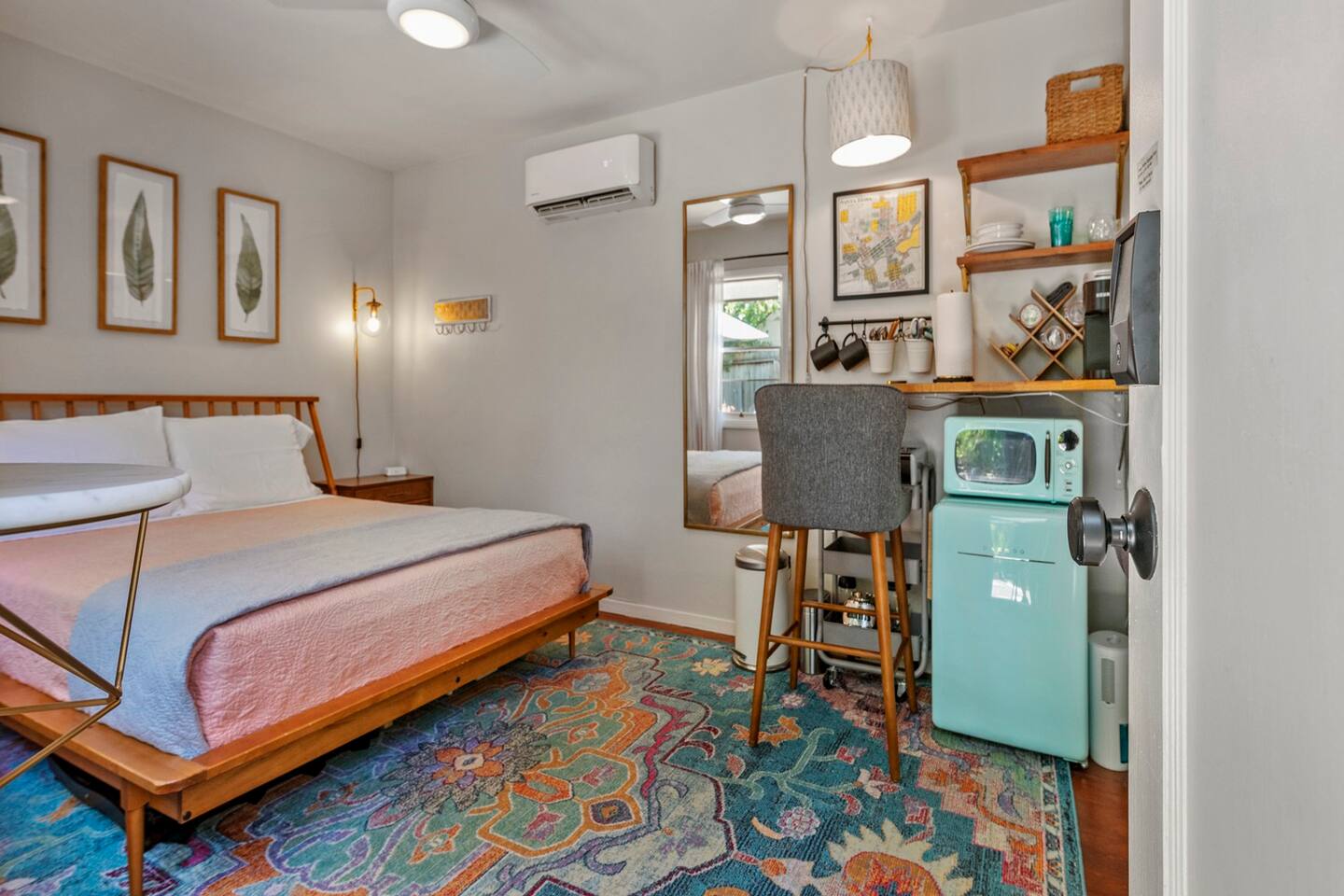 Cozy Private Guest Suite Centrally Located
