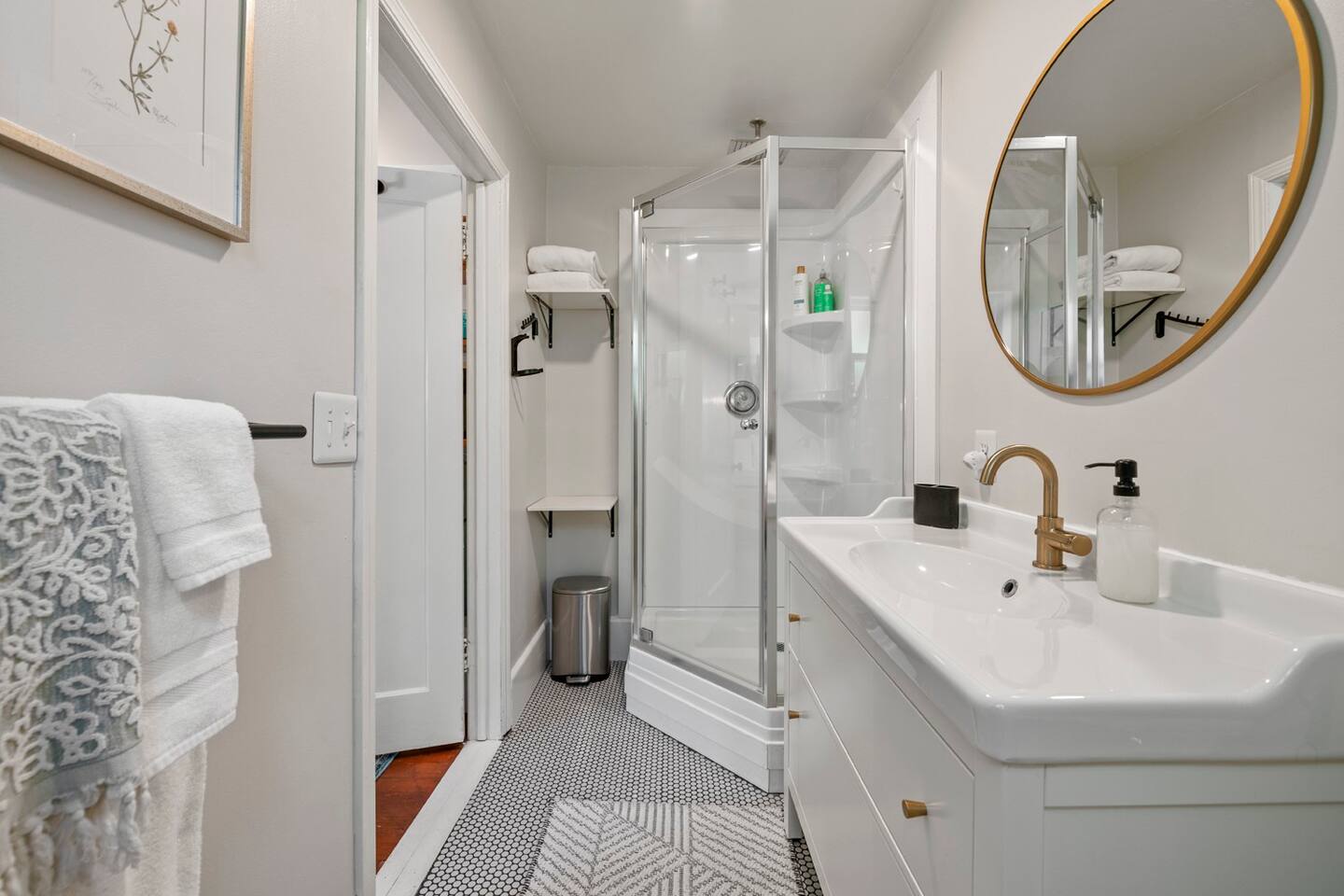 Cozy Private Guest Suite Centrally Located