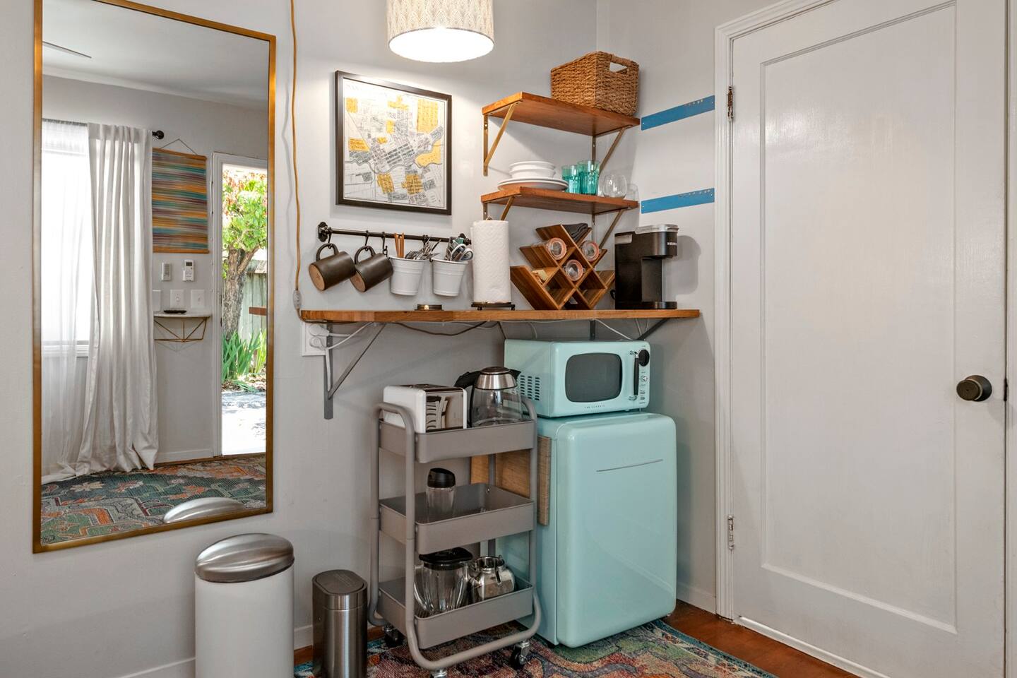 Cozy Private Guest Suite Centrally Located