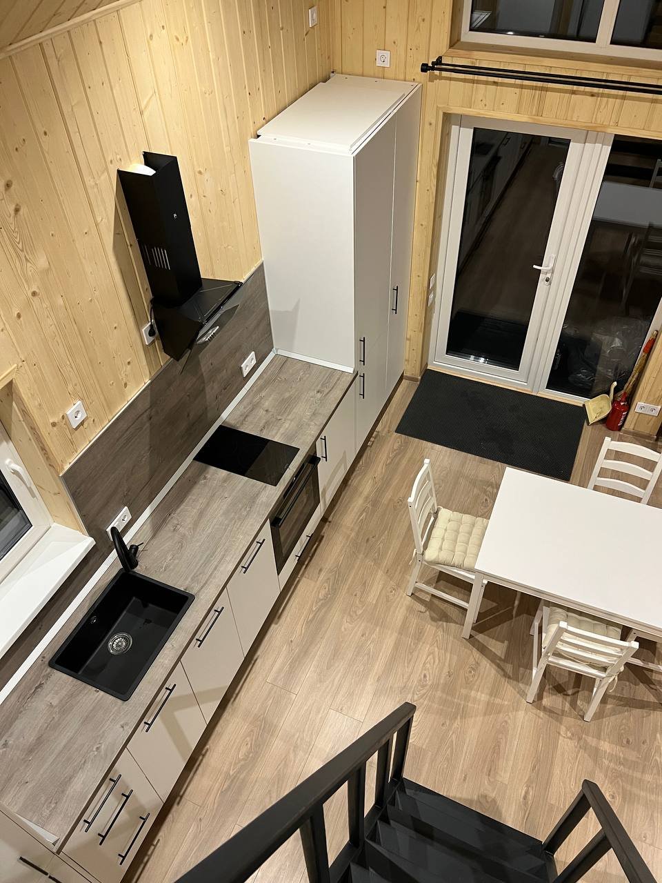 Йога-Барн в поселке Vanberry village 120км от Москвы