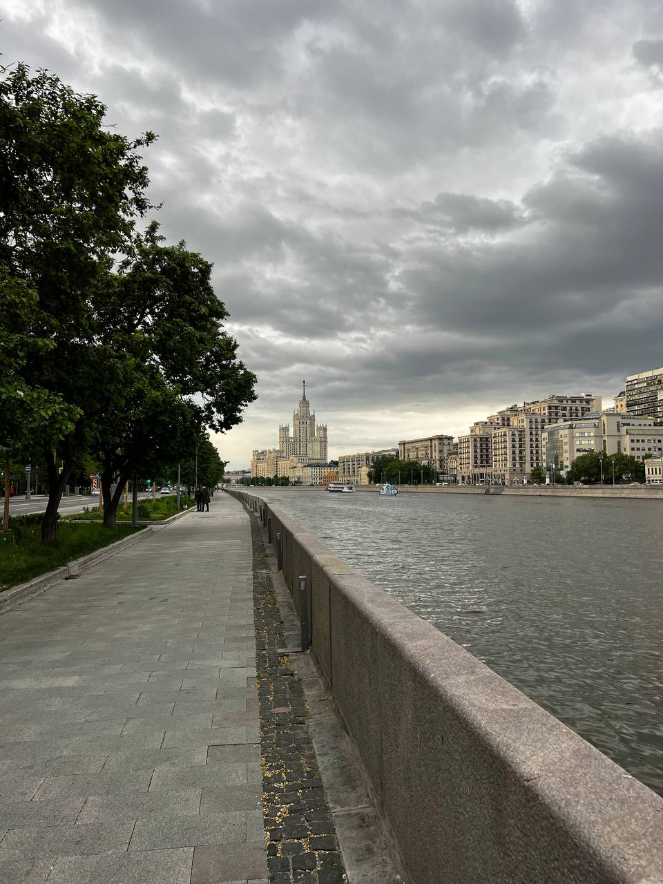 Высотное здание на Котельнической набережной